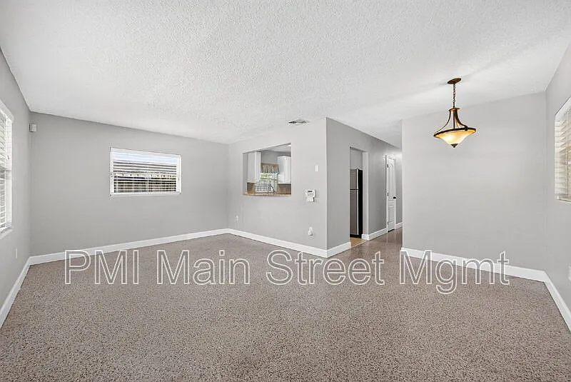 2 bed, 1.0 bath, 1316 sqft, $2,400 — Photo 3