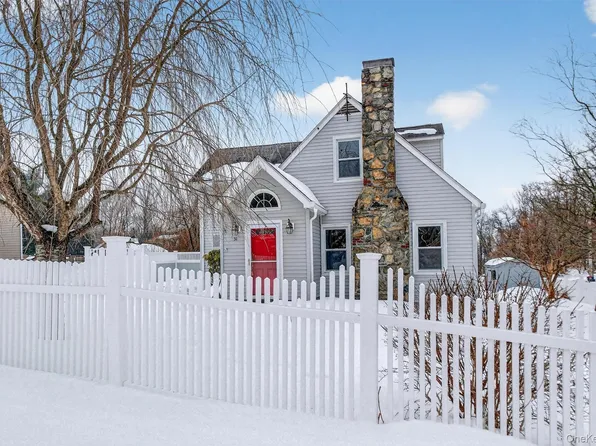 31 Oneonta Road, Carmel, NY 10512