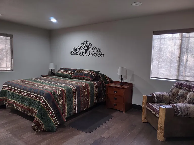 203 N Eureka Dr — Photo 5