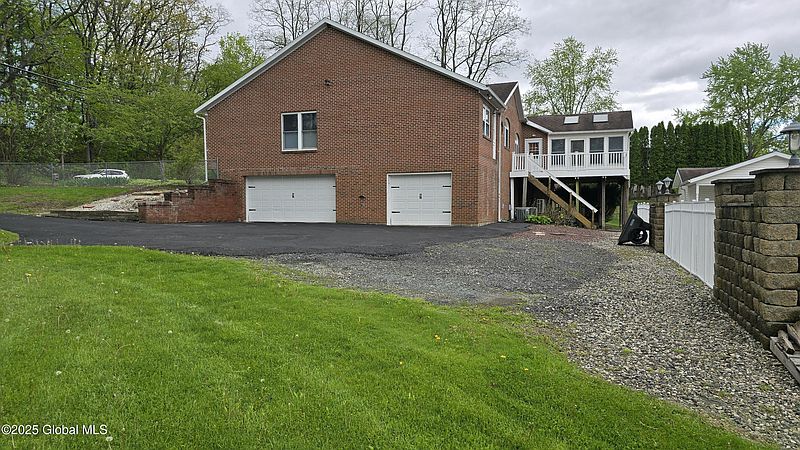 3rd image of 505 Elm Avenue