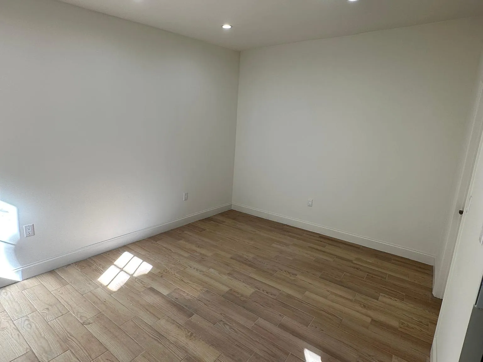 1200 Mentone Ave — Photo 4