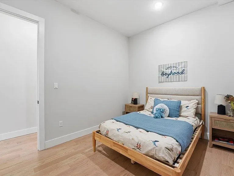 221 Columbia Ave #1 — Photo 9