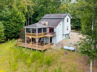 371 Countryside Ln, Hayesville, NC 28904