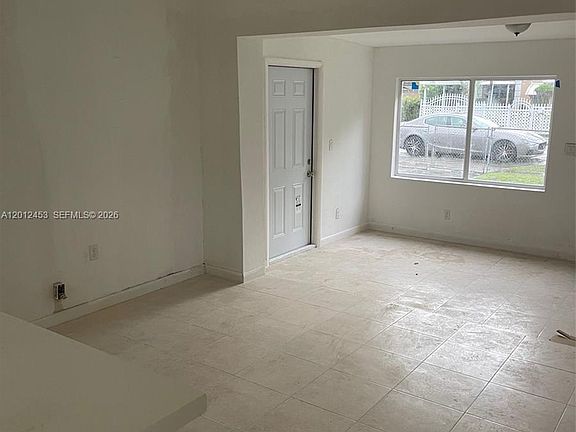 5th image of 1820 Rutland St