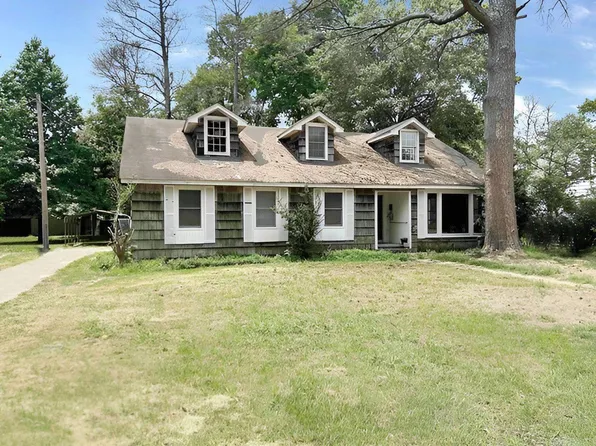 1103 N 2nd St, Mc Gehee, AR 71654