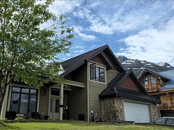 318 Clark Ave, Valdez, AK 99686