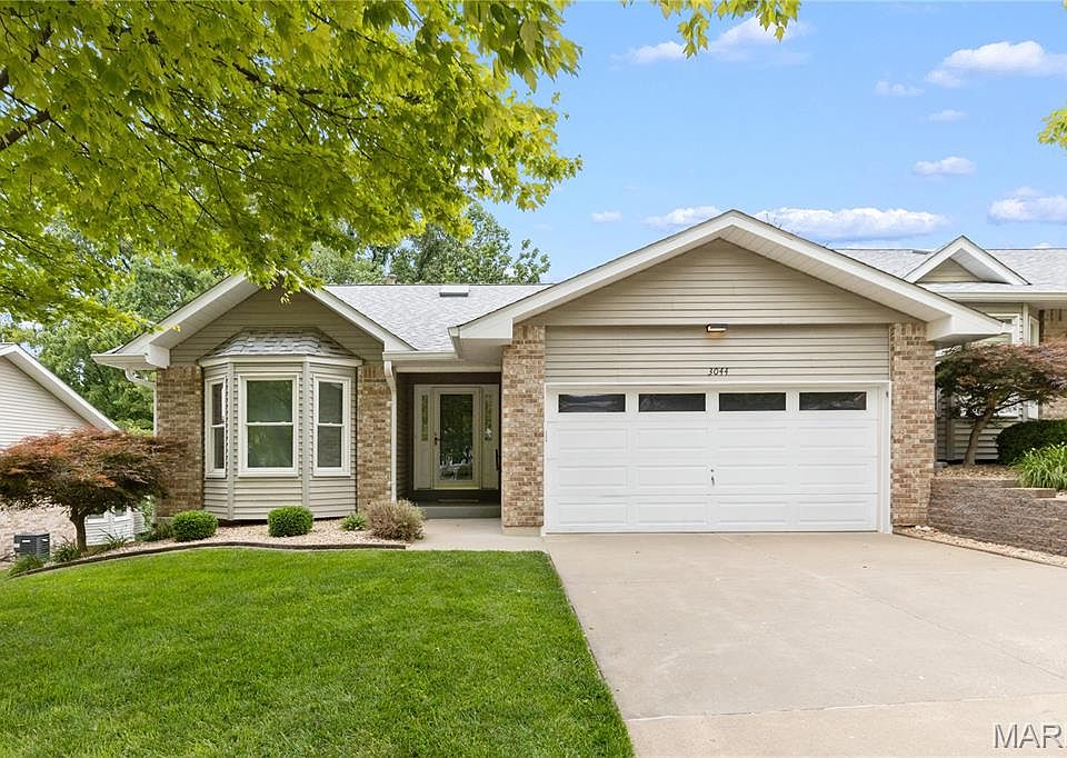 1st image of 3044 Oakmont Ct #9C