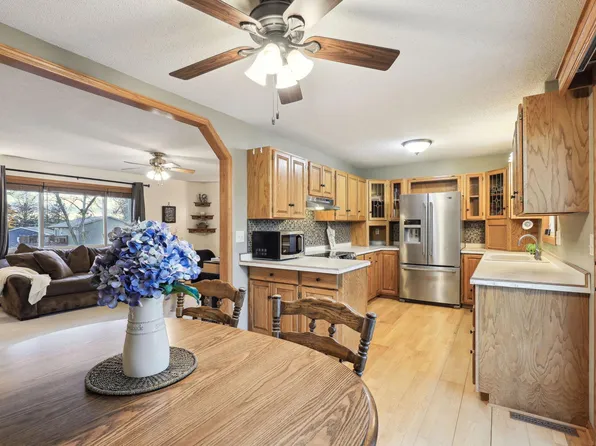 306 Evergreen St W, Vermillion, MN 55085