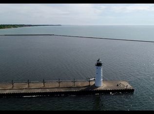 285 5th St, Manistee, MI 49660