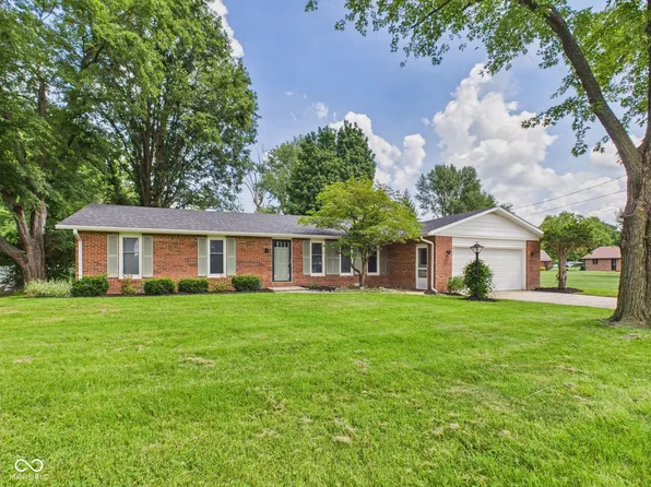 2208 E Cross St, Anderson, IN 46012