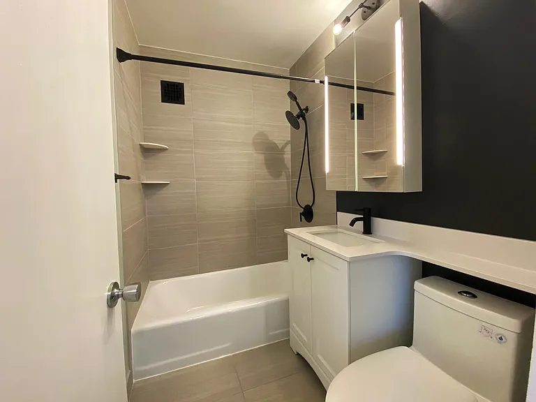 3410 N Lake Shore Dr #6J — Photo 7