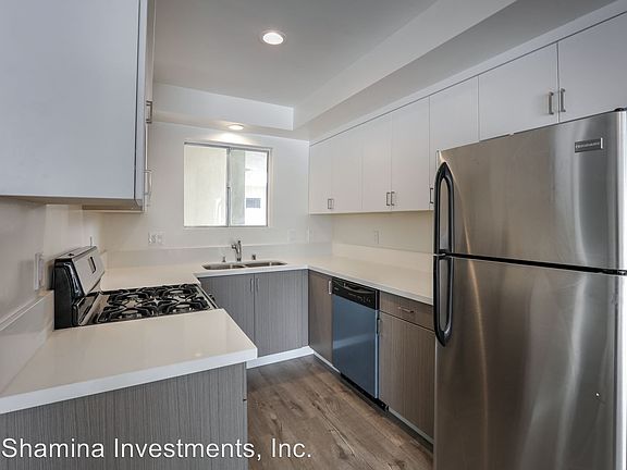 3rd image of 1030 N Orange Grove Ave APT 306