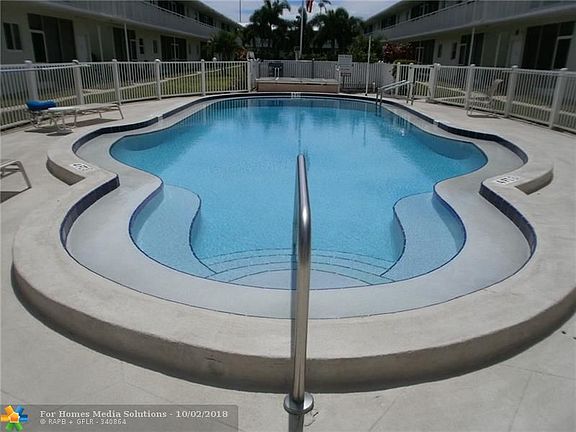 2nd image of 2100 NE 38th St APT 215