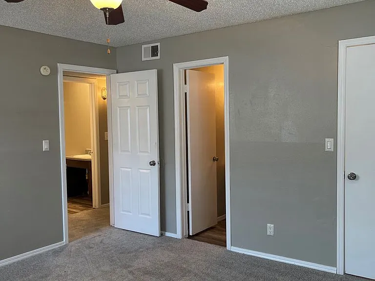 Bryant Grove Apartments — Photo 36