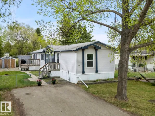 49 Rim Rd NW, Edmonton, AB T6P 1C4