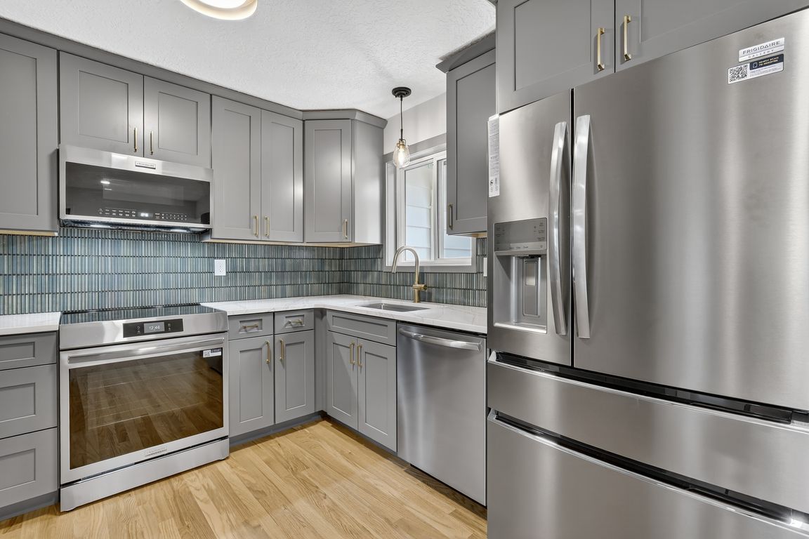 next background image