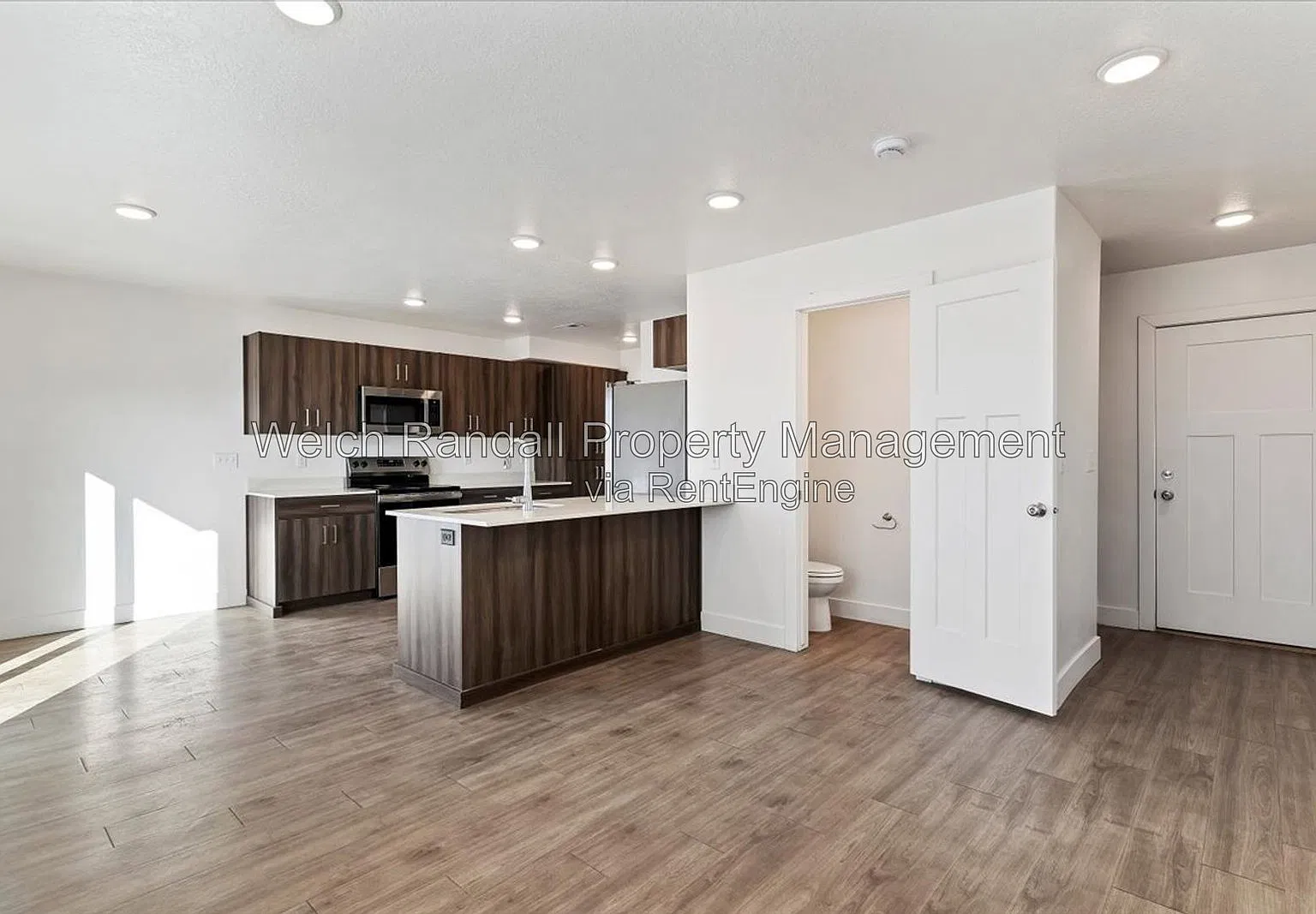 3 bed, 2.5 bath, 1242 sqft, $1,645 — Photo 4