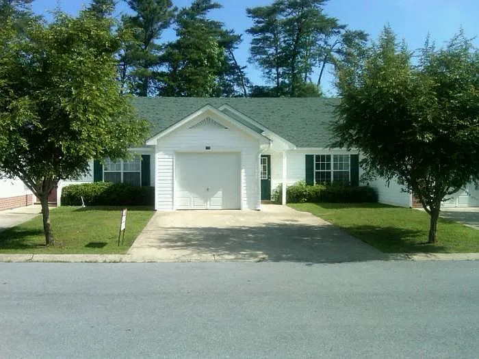 2 bed, 1000 sqft, $1,350 — Photo 1