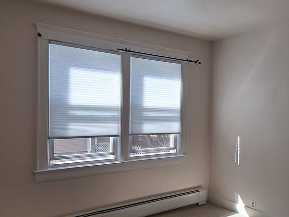 4th image of 829 Elm Ave #2
