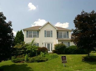 1022 S Lake Dr, Gibsonia, PA 15044