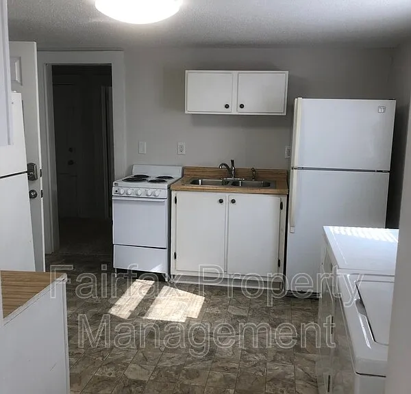 301 E Lawson St #D — Photo 5