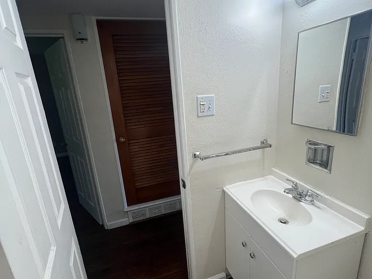 824 Loyola Dr #824 — Photo 18