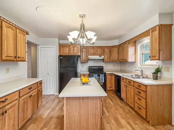 670 Nucla Way, Aurora, CO 80011