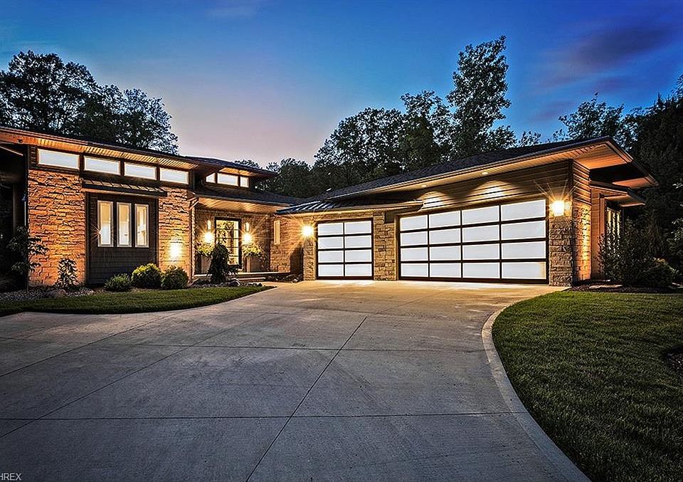 1st image of 42 Canterbury Cir