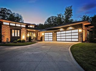 42 Canterbury Cir, Amherst, OH 44001