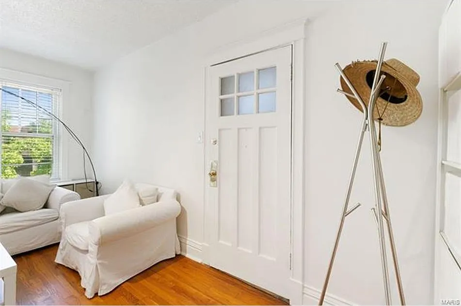 6328 Northwood Ave — Photo 3