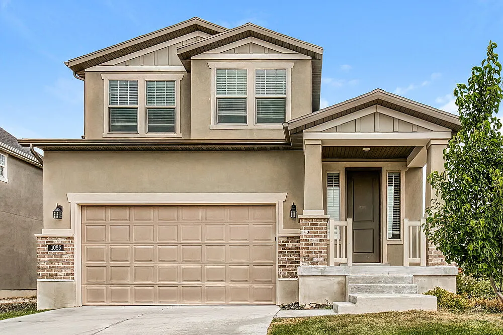3 bed, 2.5 bath, 2534 sqft, $2,095 — Photo 1