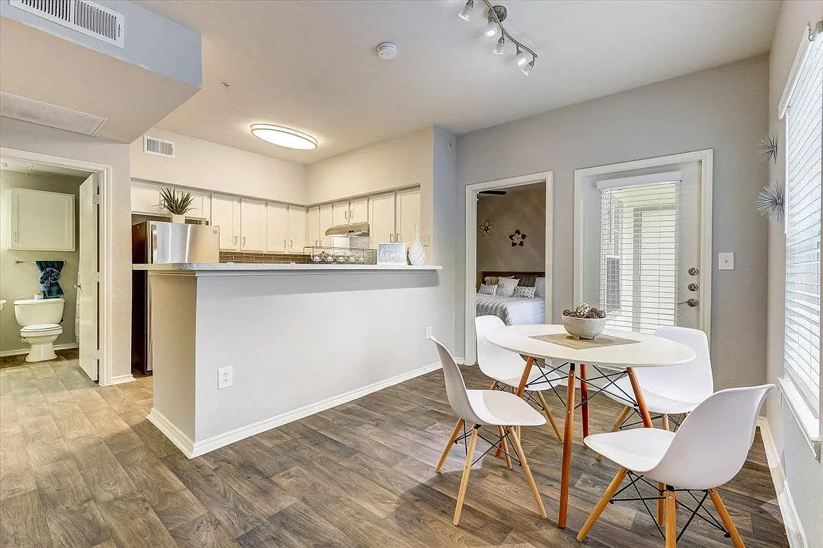 Southpoint Villas — Photo 4