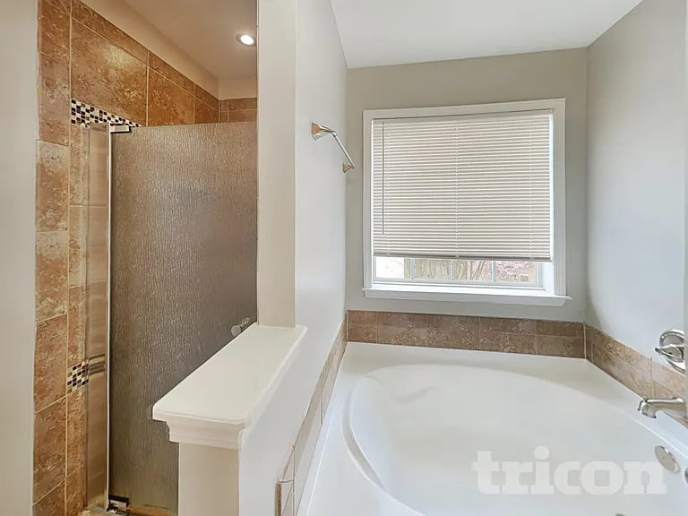 432 Rolling Stream Dr — Photo 8