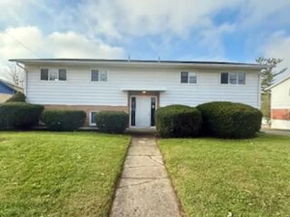 906 W Lake Ave, New Carlisle, OH 45344