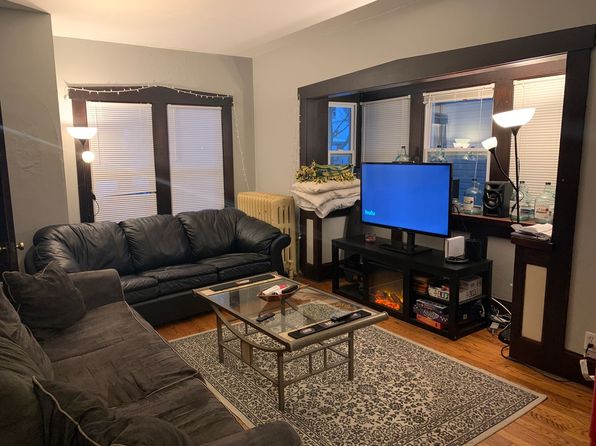 2929 N Maryland Ave #2929