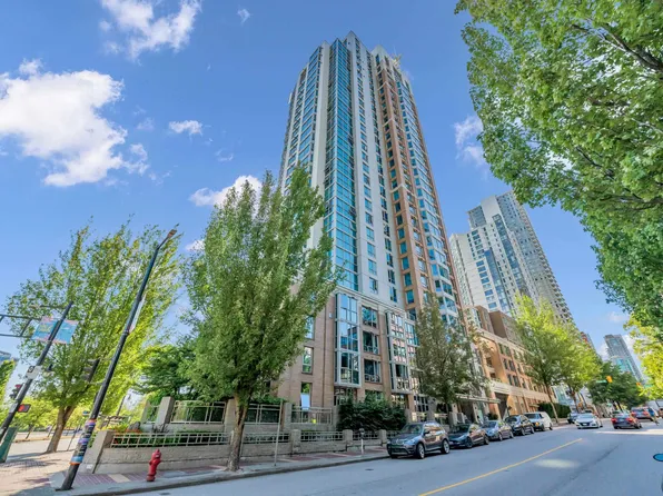 388 Drake St #507, Vancouver, BC V6B 6A8