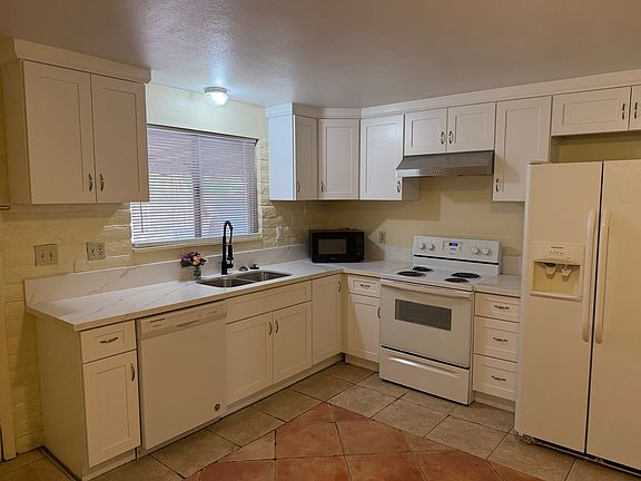 2nd image of 2774 N Fair Oaks Ave