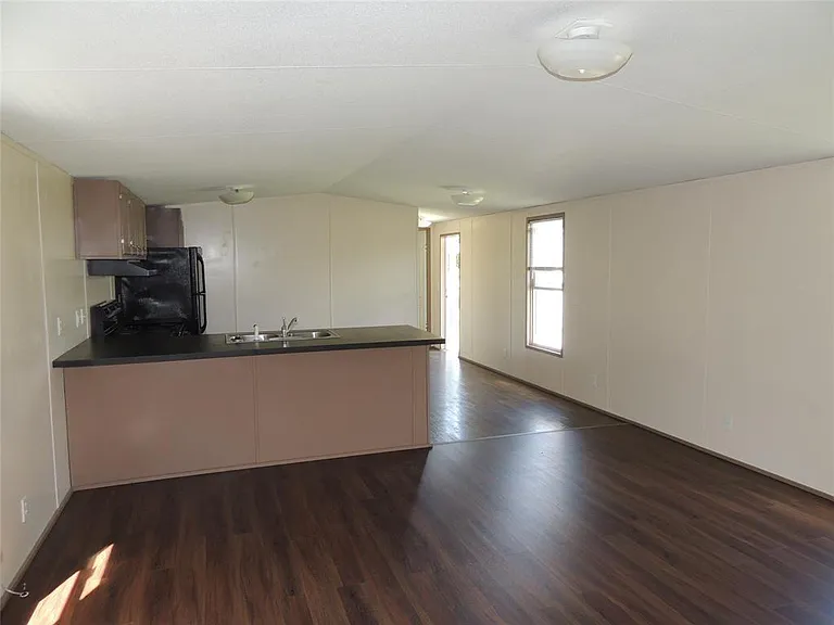 135 Geerts St — Photo 3