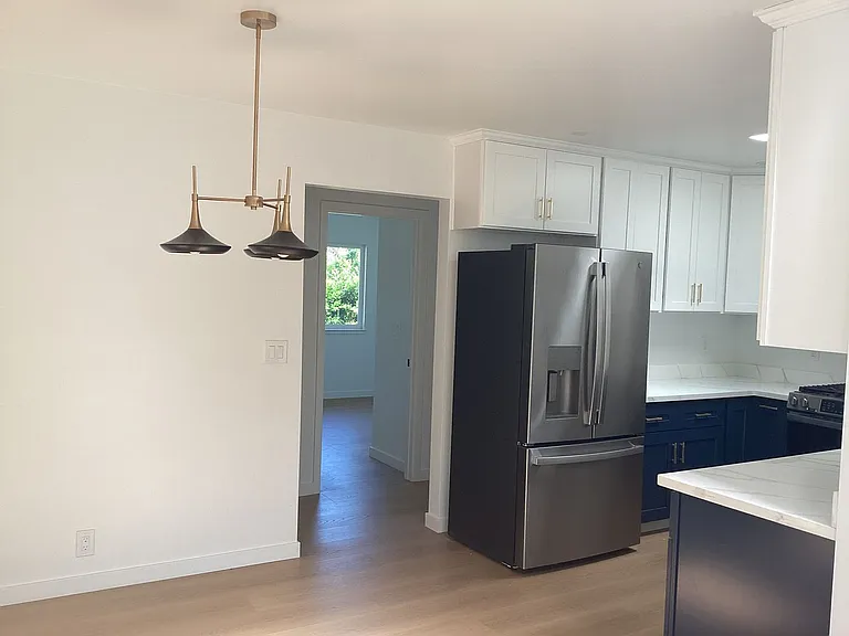 131 Sutphen St — Photo 8