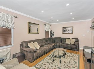 5636 188th St, Fresh Meadows, NY 11365