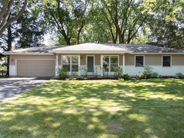 5006 Tile Line Rd, Crystal Lake, IL 60012