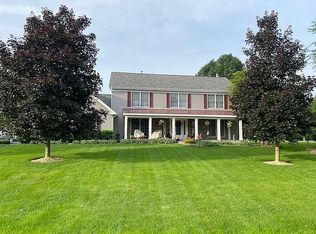 725 Jamestowne Rd, Dundee, IL 60118