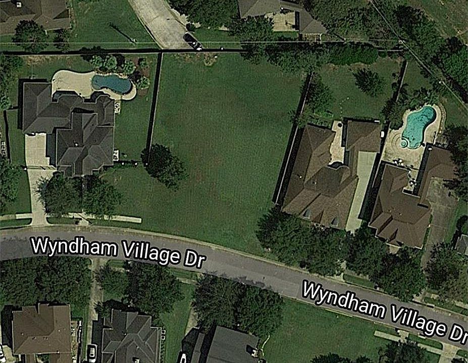 1st image of 8618 Wyndham Village Dr