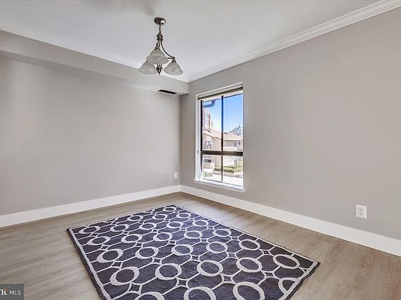5th image of 108 Monroe St APT 302