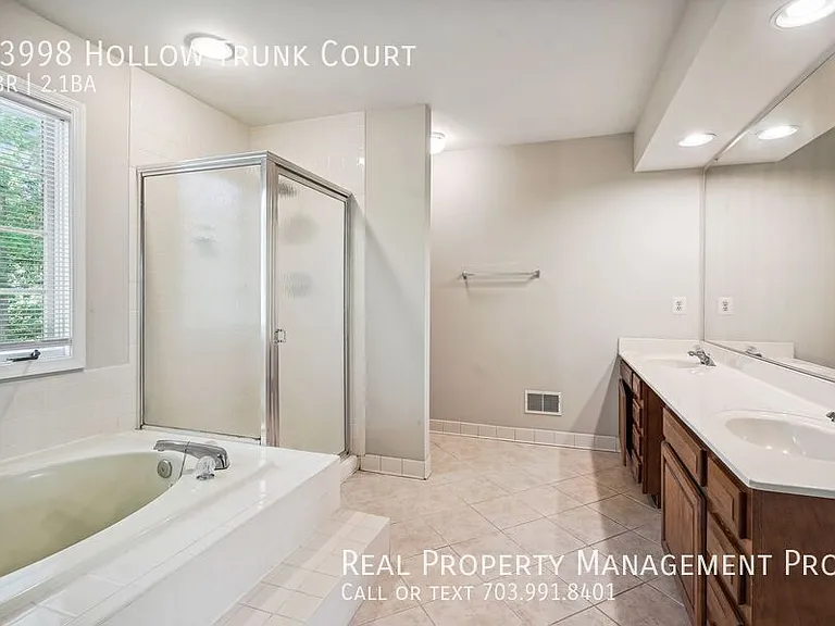 13998 Hollow Trunk Ct — Photo 21