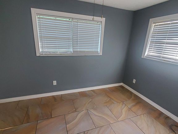 3rd image of 6209 Cherry Ave
