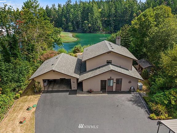 5th image of 9038 Gallea St NE