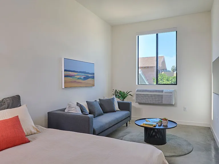 Arroyo LA Designer Studio Community Living — Photo 34