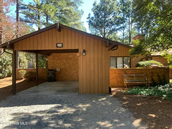 204 Bentwood Lane, Southern Pines, NC 28387