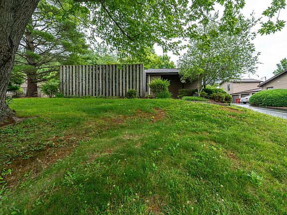 3rd image of 502 Pilgrim Ct APT A